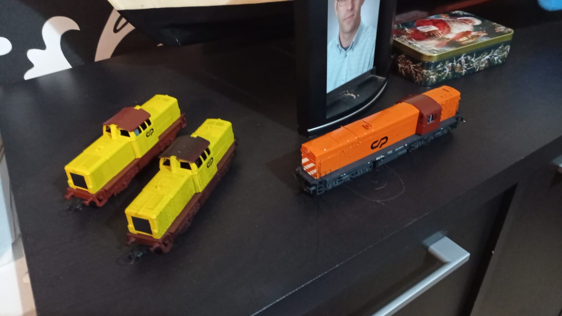 Varios artigos ferromodelismo ver fotos .