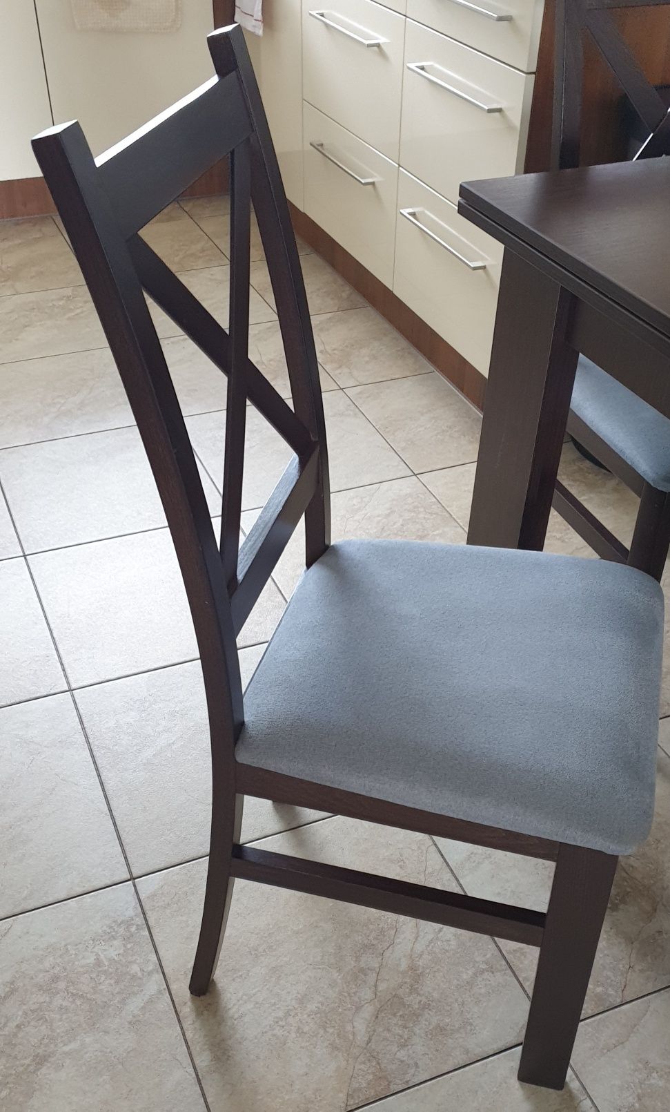 Stół kuchenny i 4 krzesła