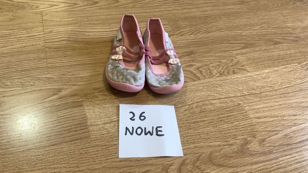 Kapcie 26 sandały sandałki nowe