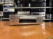 Odtwarzacz płyt CD Onkyo C-721 Audio Room