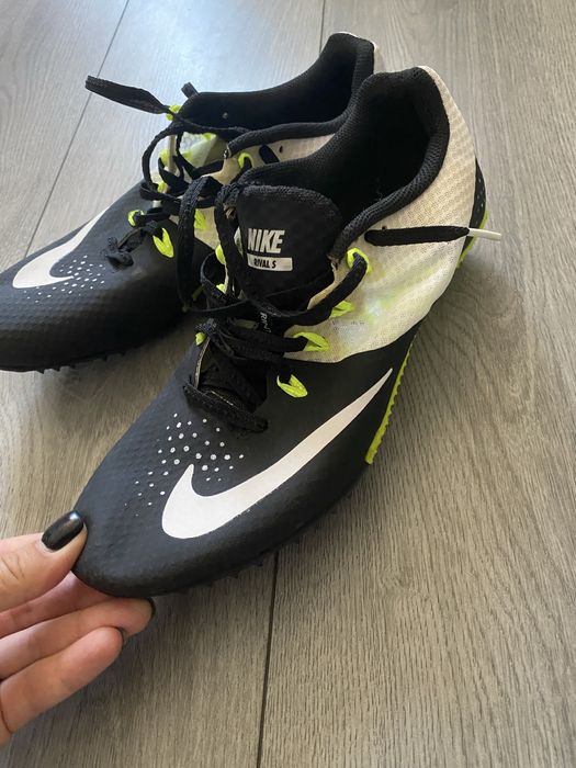 Кроссовки спортивные оригинальные Nike ддя футбола