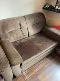 Rozkładana sofa z pojemnikiem na pościel