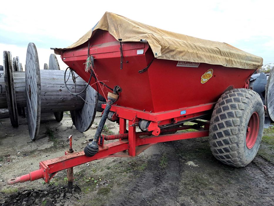Rozsiewacz wapna nawozu 6 ton 2 taśmy Bredal B6 3 prędkości transport