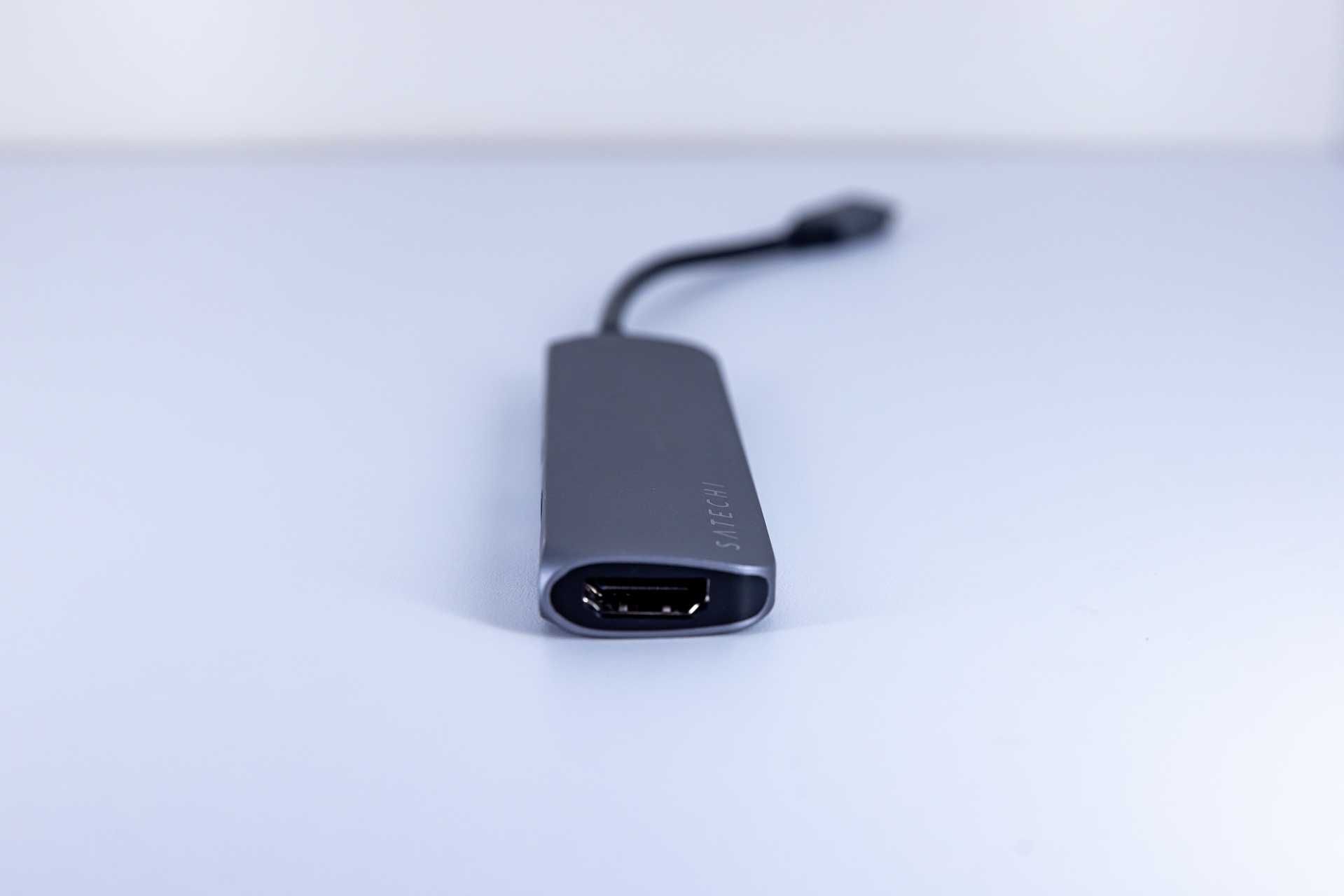 Satechi Aluminium Adapter Slim — Adapter do wielu usług np. USB-C