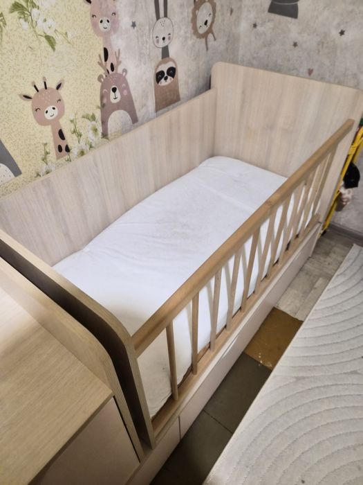 Дитяча кроватка з маятником, пеленатор, кровать трансформер