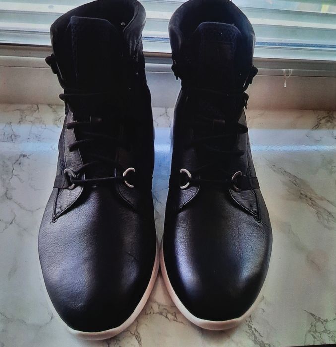 Чоловічі кросівки