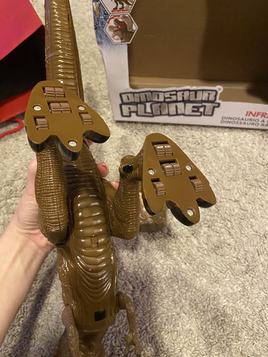 Robo Dinossauro com comando