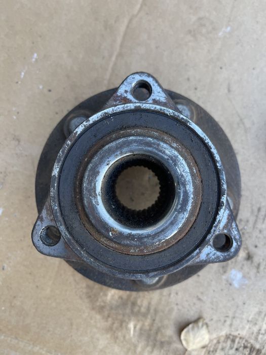 Ступица передняя  Opel Astra J Zafira B Chevrolet Cruze Orlando