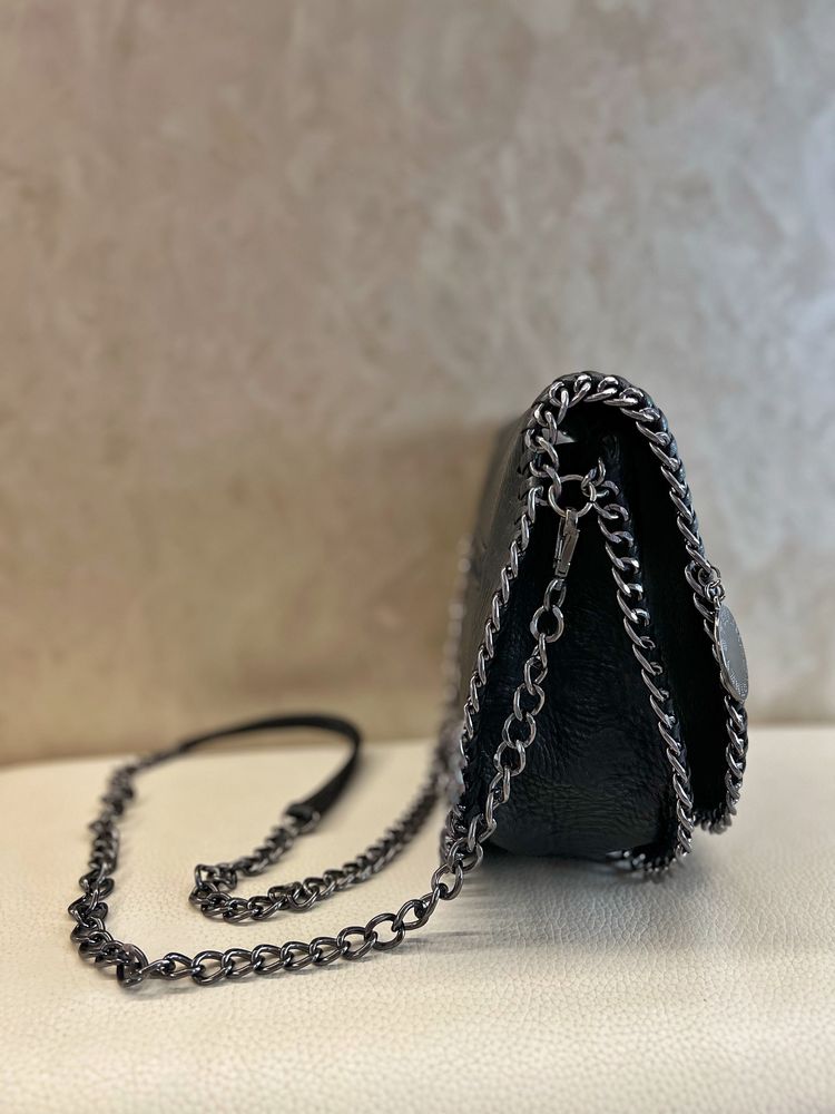 Нова чорна дамська сумочка