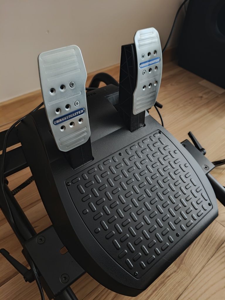 Thrustmaster T300 RS + Next Level Racing GT Lite