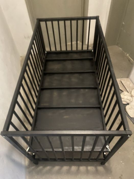 Berço de madeira IKEA