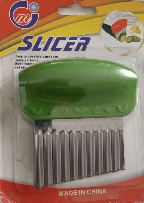 Nóż karbowany falisty do warzyw