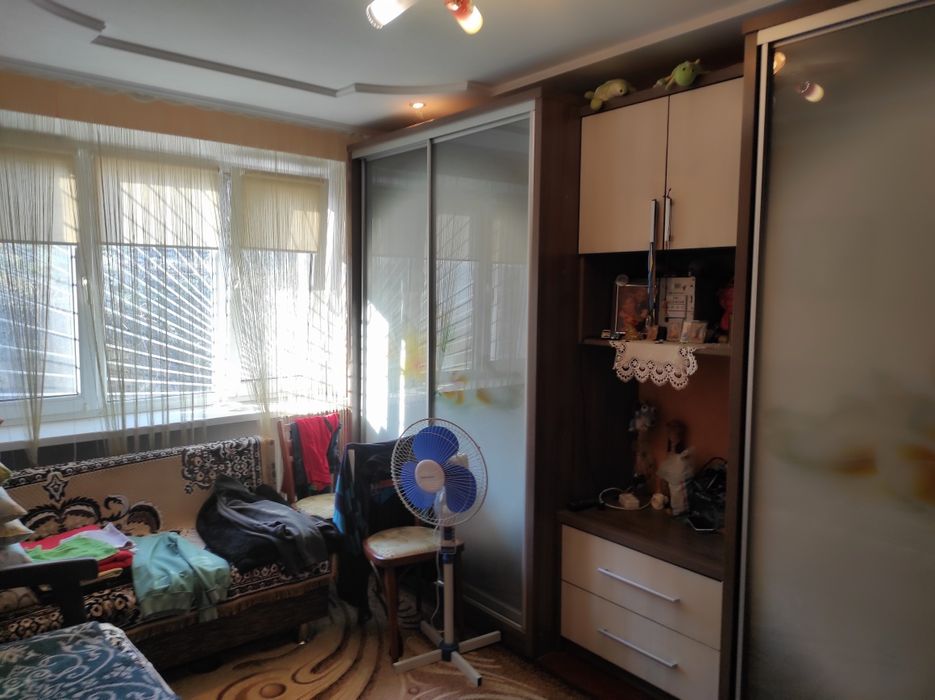 Продаж 2-х кімнат у гуртожитку, Дубове