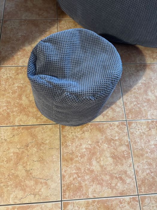 Pufa/ fotel wraz z podnóżkiem