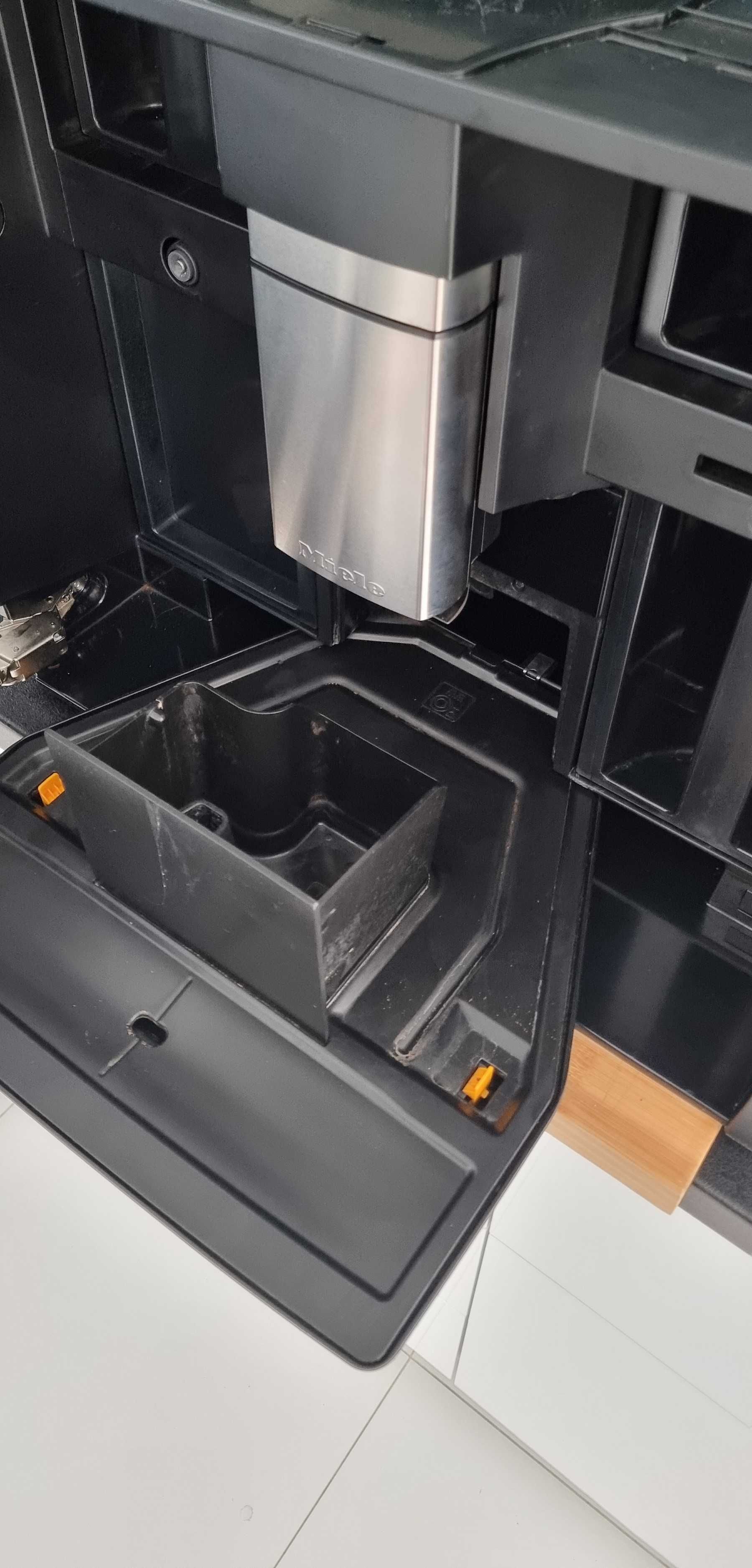 Kawiarka /ekspres Miele CVA 7845 czarny /ObsidianBlack, przyłącze wody