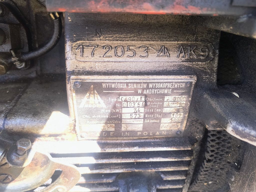Traktor Sam Andoria Esiok