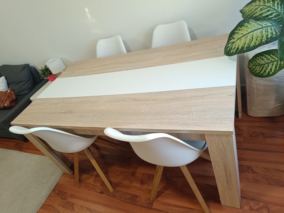 Mesa de jantar em ótimo estado