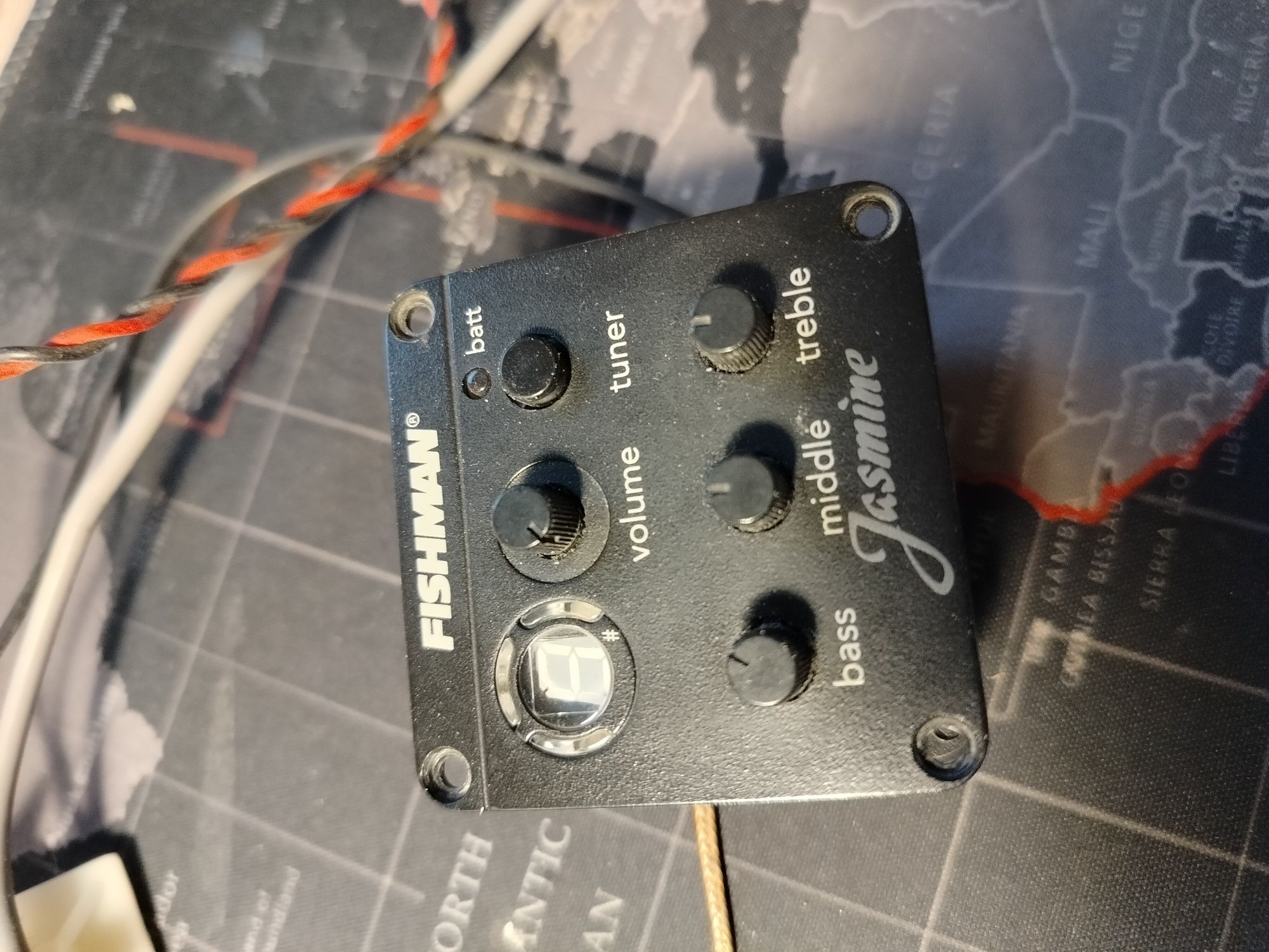 Fishman preamp z przetwornikiem do gitary akustycznej