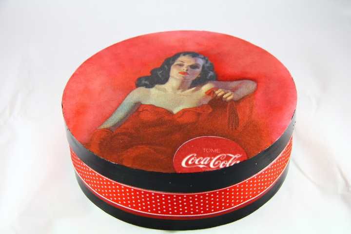 Okrągłe pudełko - Pin Up