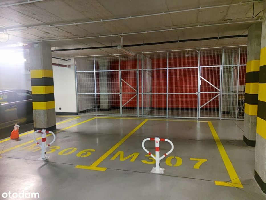 Sprzedam miejsce postojowe wraz z komórką lokatorską  Siedmiogrodzka 1