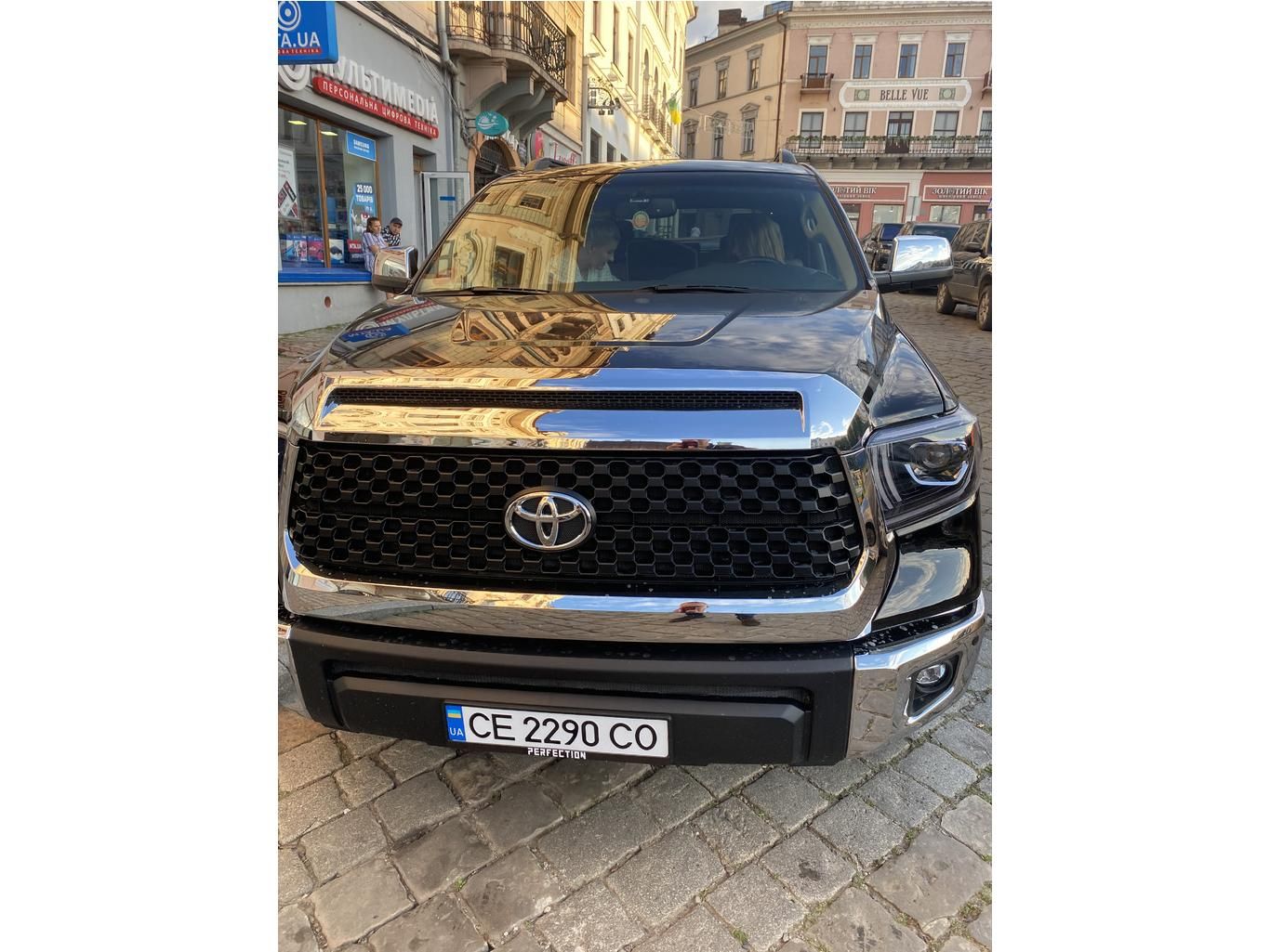 Toyota Sequoia Комплект рестайлинга (апгрейда) в Tundra 2020 год