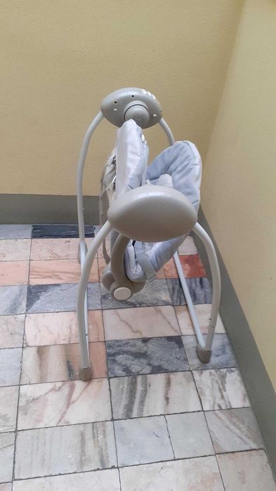 Espreguiçadeira com música e balanço automático chicco