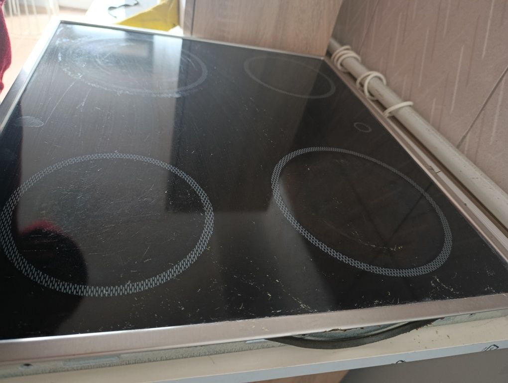 Kuchenka płyta ceramiczna Zanussi integrowana z piekarnikiem
