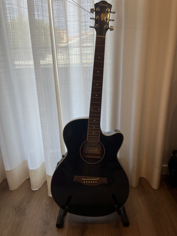 Guitarra Epiphone electroacustica preta