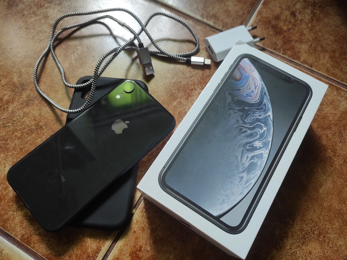 iPhone XR ekran bez rys, szklo ochronne, case