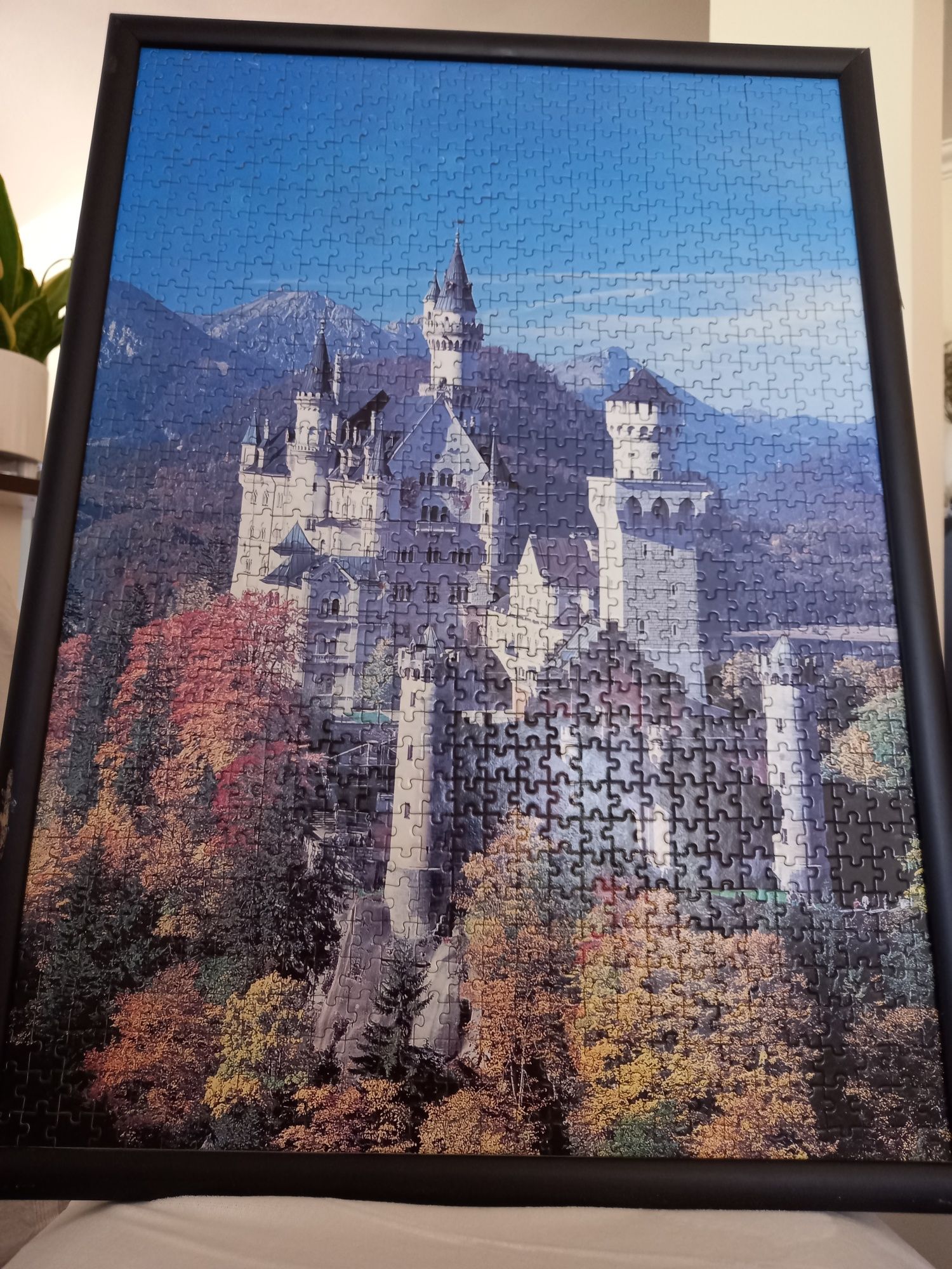 Obraz zamek Neuschwanstein puzzle w ramię czarnej
