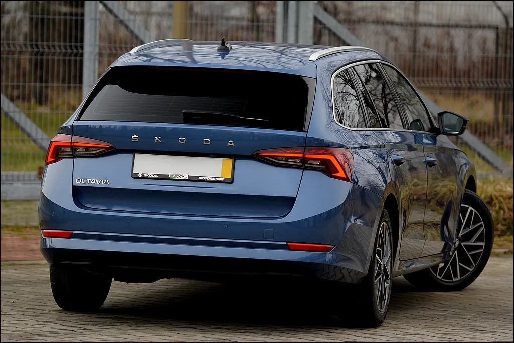 Skoda Octavia 2.0 TDI 150KM DSG * ULTIMATE * LED * Ambiente * HAK *