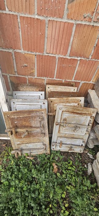 Stare drzwiczki żeliwne