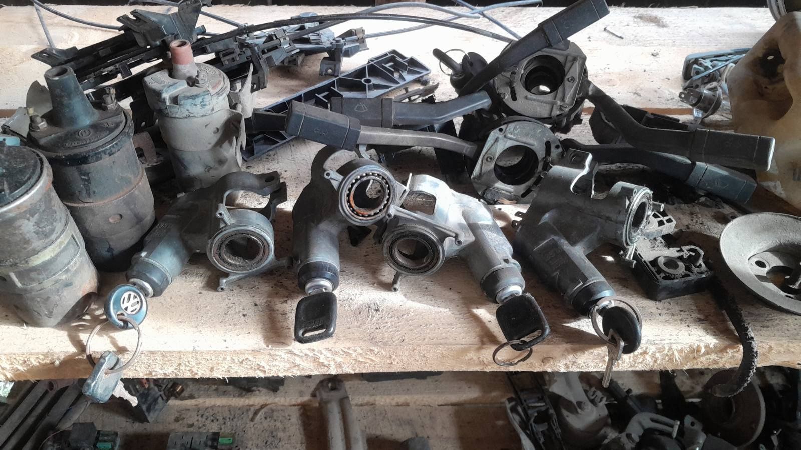 Замок запалювання ауді 80б2 та ін запчастини