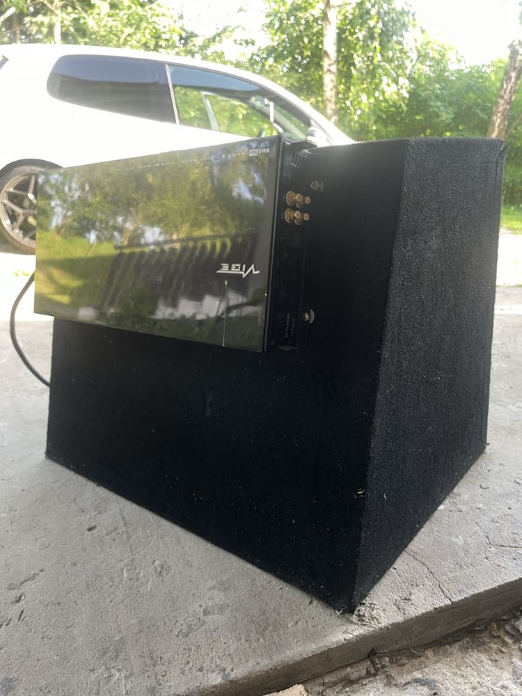 Subwoofer Magnat z wzmaczniaczem Vibe