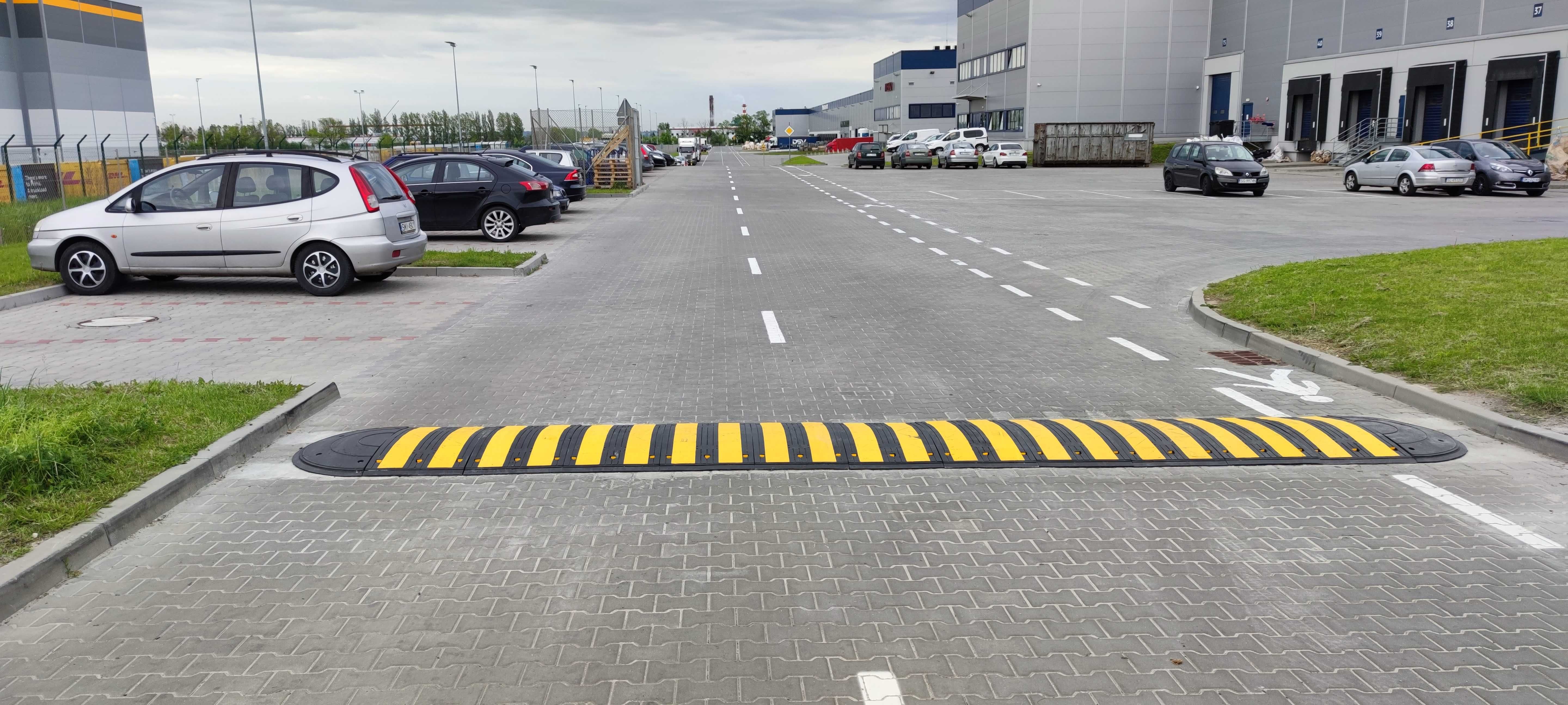 Oznakowanie poziome parkingów, hal, malowanie linii, pasów, odbojnice
