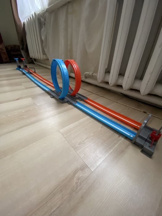 Трек Hot Wheels Подвійна петля