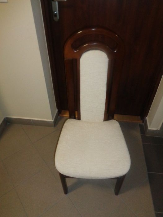 Nowe mocne prawdziwe krzesło bukowe