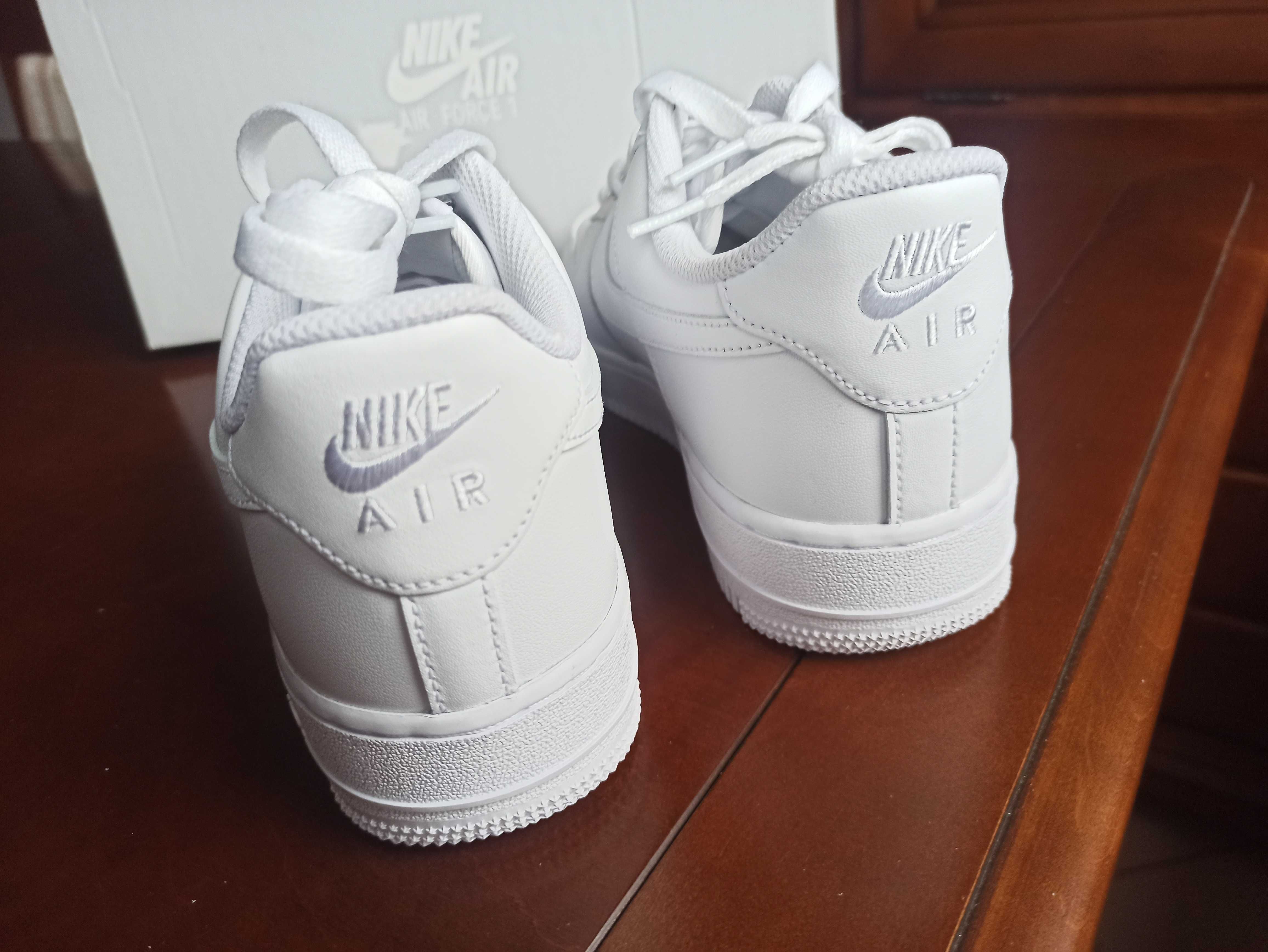 (roz. 41) Nike Air Force 1 Low '07 White Białe CW2288.-111