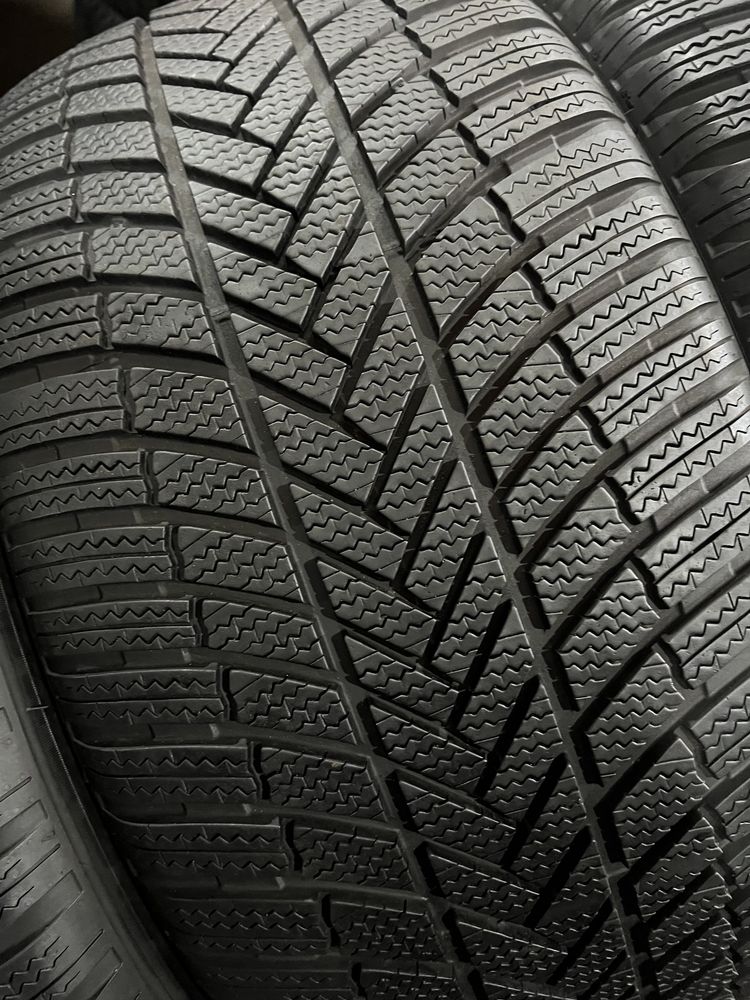 295/40/21 R21 Bridgestone Blizzak LM005 4шт зима