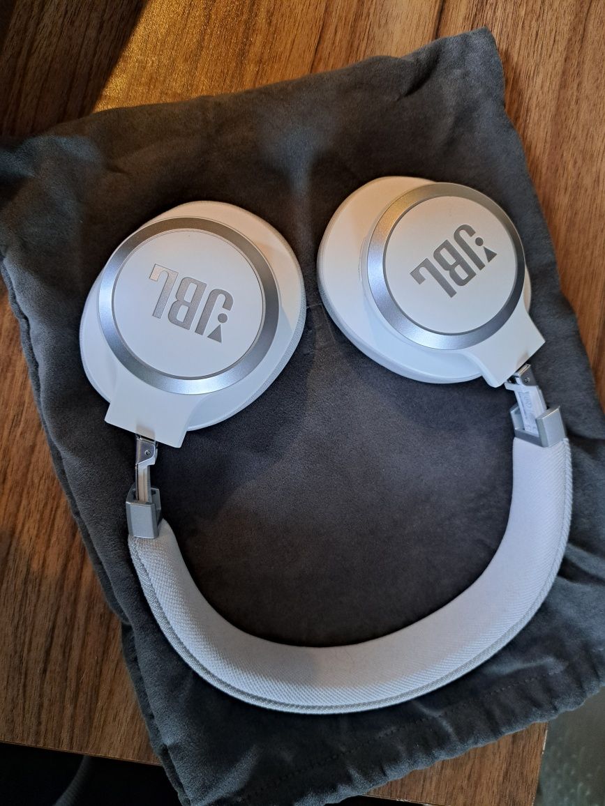 Jbl live 770 nc białe