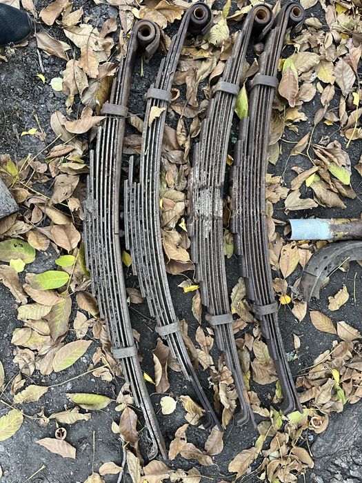 Продам ресори птс4 ціна вказана за всі 4