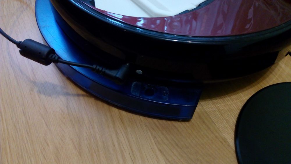 Робот-пылесос, моющий.