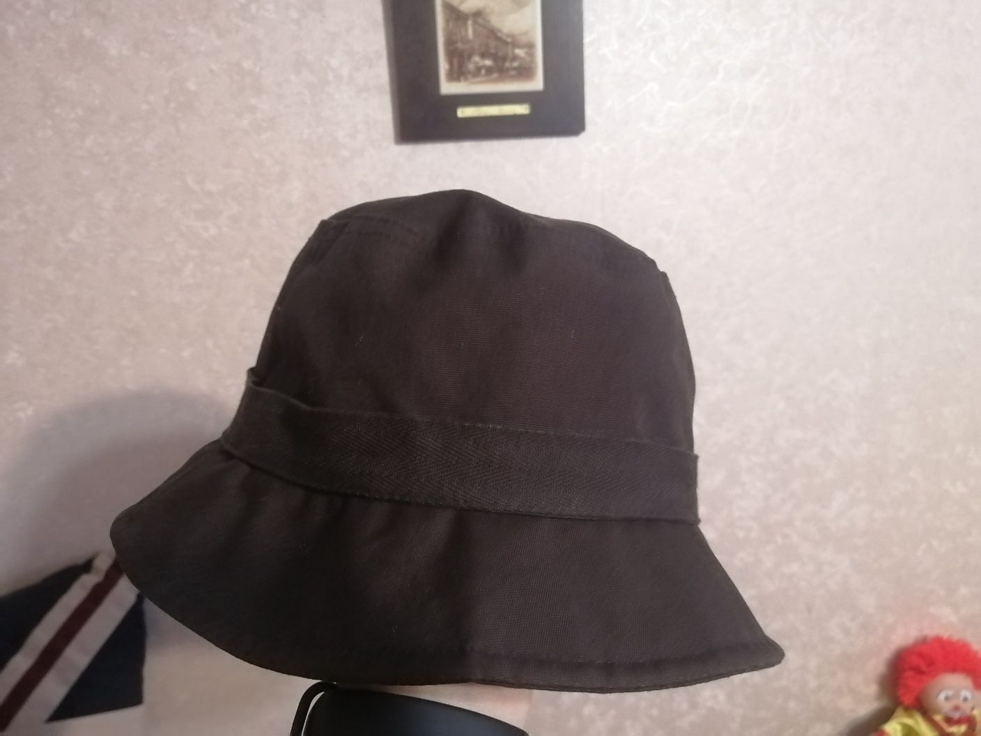 Женская коричневая шляпа шляпка