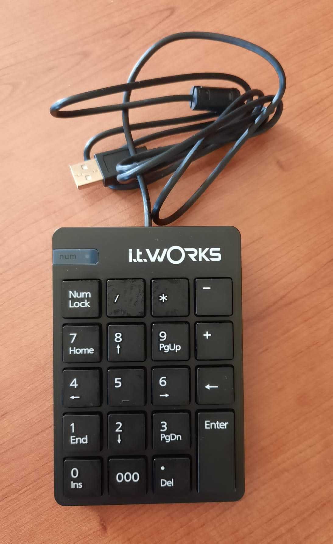 Teclado como novo.