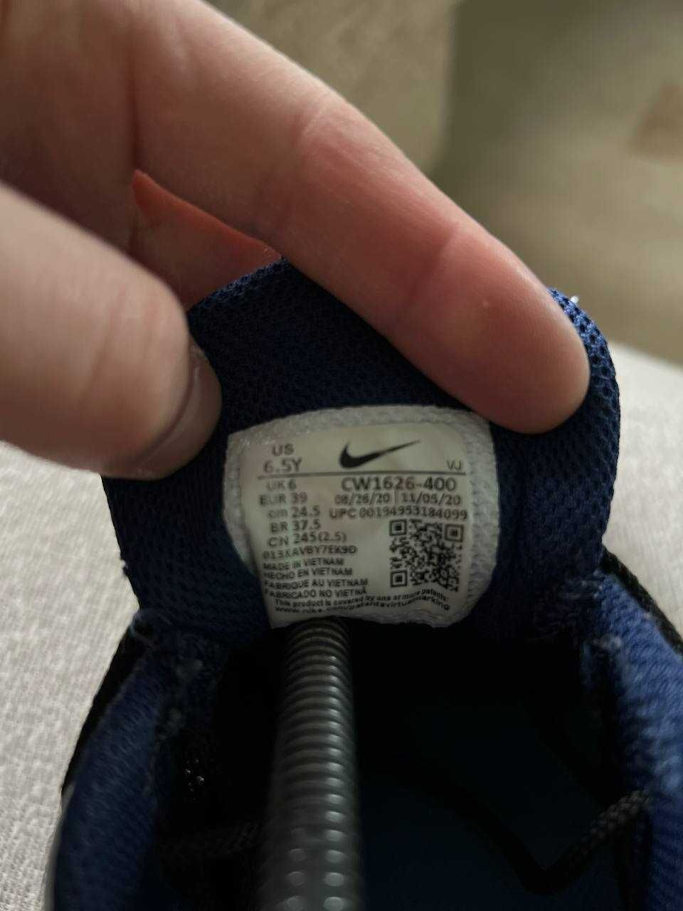 Кросівки Nike 39 р