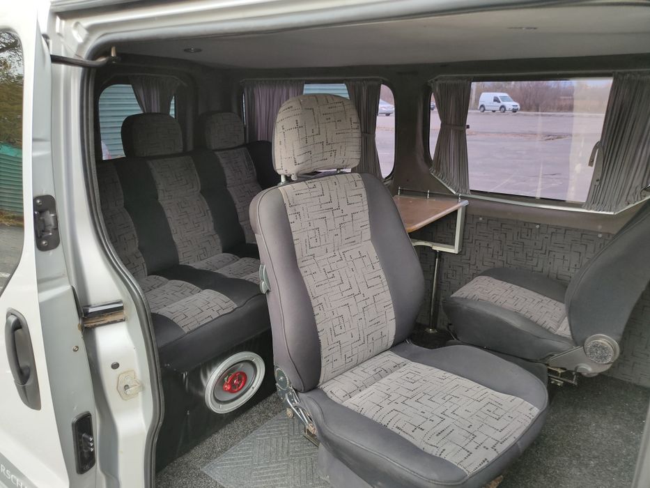 Renault Trafic LONG 1,9 пассажир 7+1