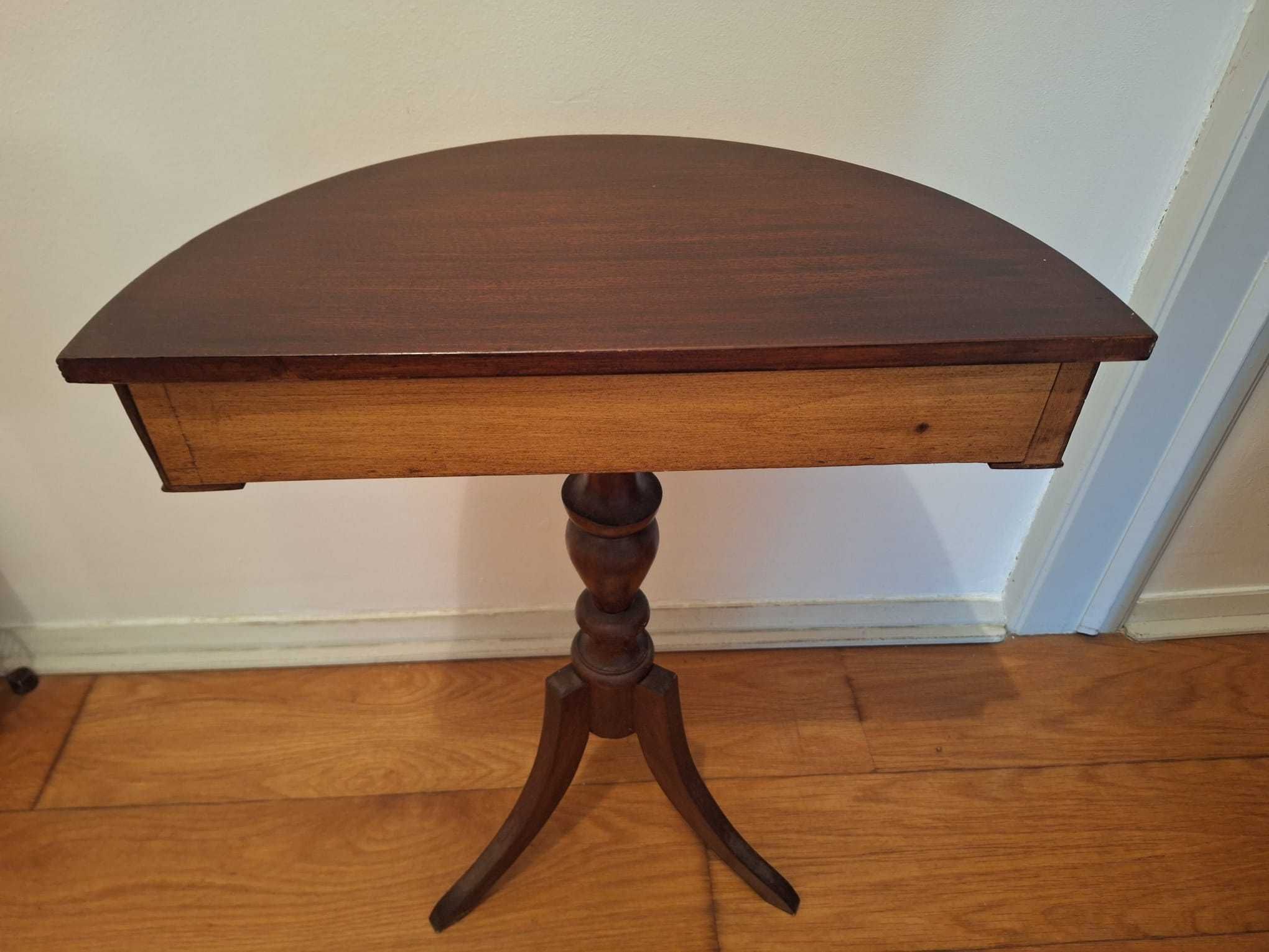 Mesa meia lua em madeira