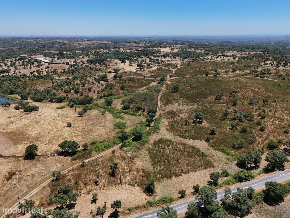 Terreno Rústico em São Francisco da Serra: Oportunidade Única no Alent