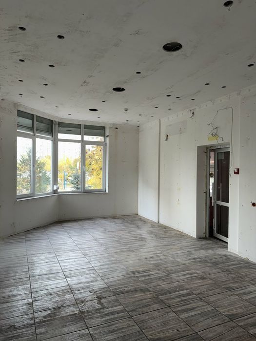 Оренда з грудня ~ приміщення 39 м² ~ Ахматова 32/18