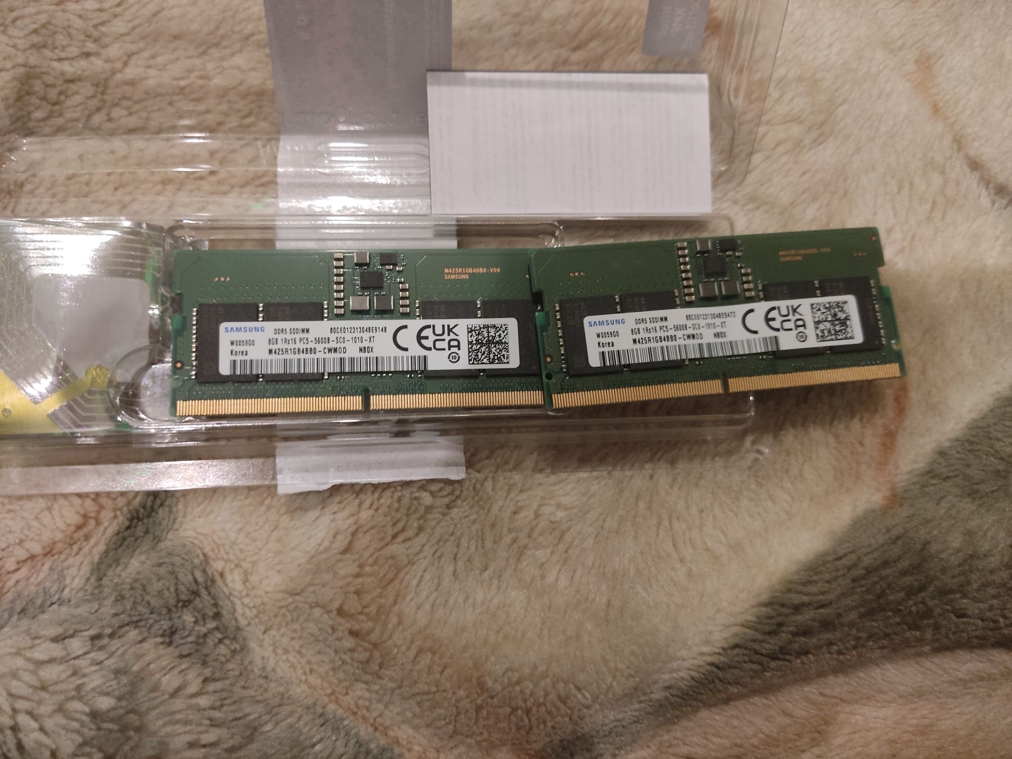 Продам оперативну пам'ять samsung ddr5 16gb комплект 2 штуки